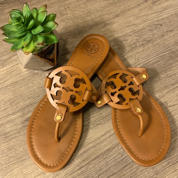 BRAND NEW CONDITION TORY BURCH SANDALS! - Picture 1 of 2